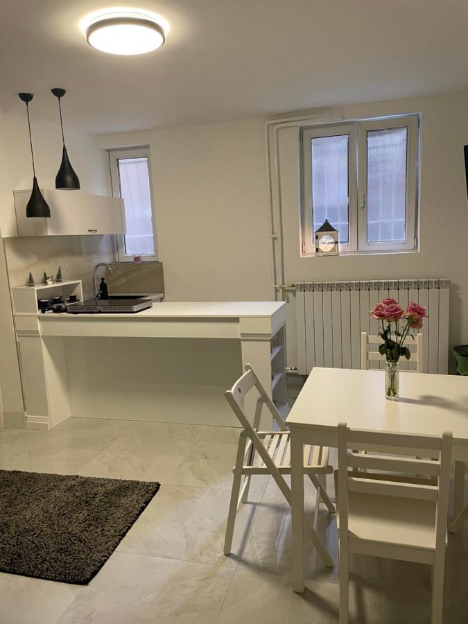 Alexandar13 Apartman Belgrád Kültér fotó